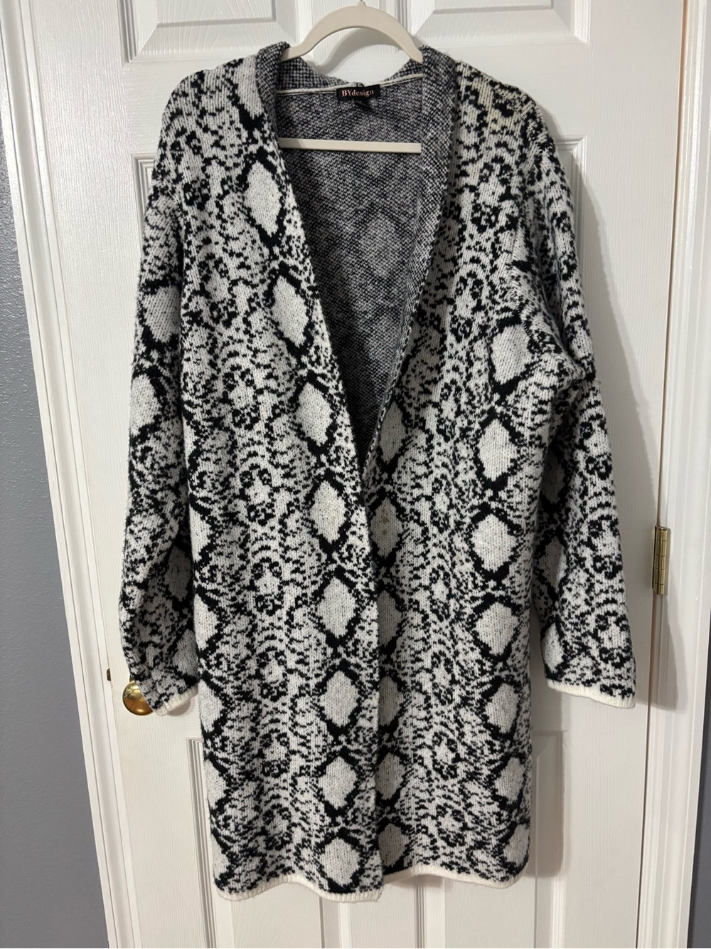 Black & White Snake-Print Open Cardigan Sweater